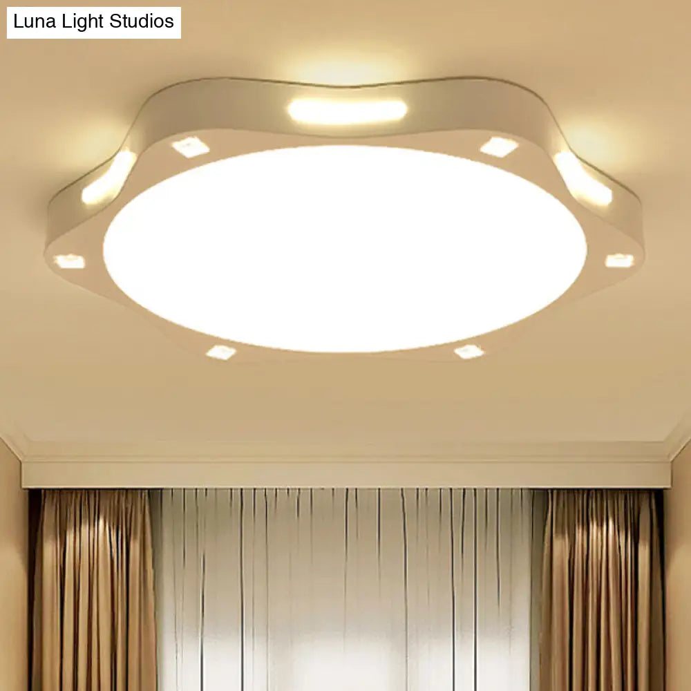 Contemporary Sun-Inspired Led Ceiling Lamp For Child Bedroom In Bright White Acrylic
