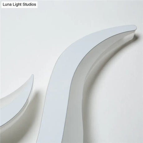 Flame Shaped Led Wall Mounted Light - Decorative Acrylic Sconce For Corridors (White)
