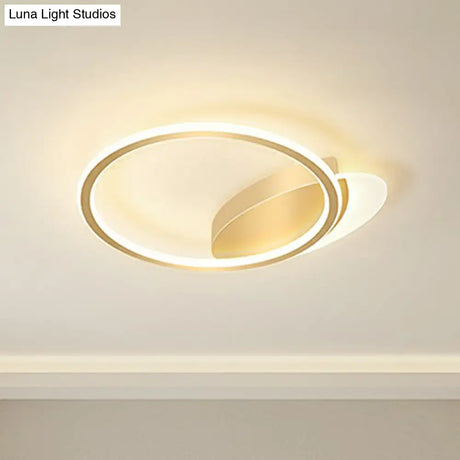 Gold Ultrathin Led Flush Mount Ceiling Fixture - Sleek Metal Flush-Mounted Light For Bedrooms /