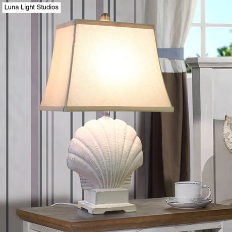Green/White Ceramic Shell Night Light Table Lamp With Pagoda Shade - Handmade Country Style 1 Bulb
