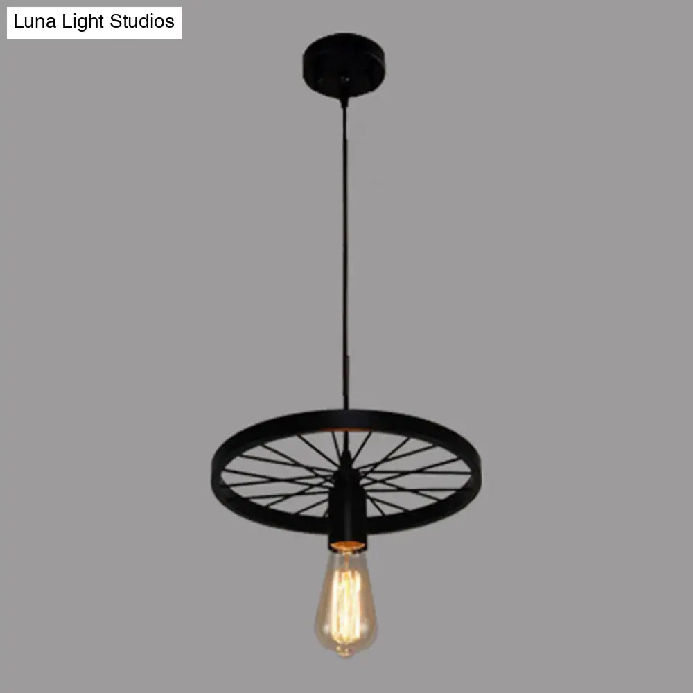 Industrial Black Metal Wagon Wheel Pendant Lamp For Restaurants 1 /
