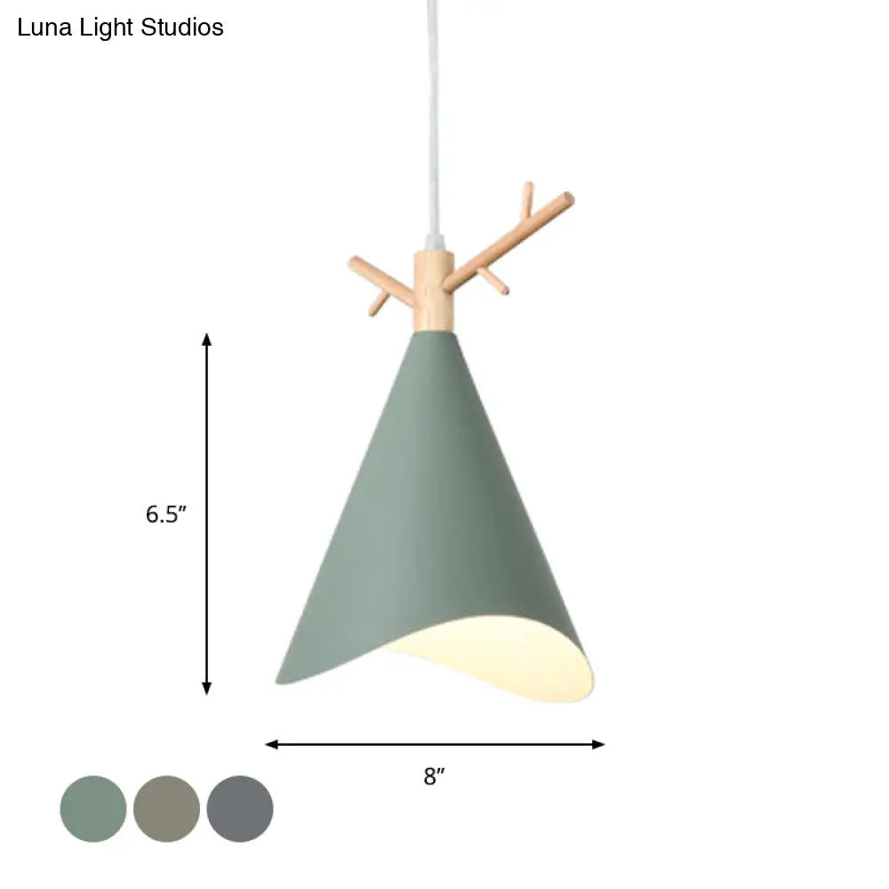 Iron Waveform-Edge Conic Ceiling Light - Nordic 1 Head Pendant (Green/Grey/White) With Wood Antler