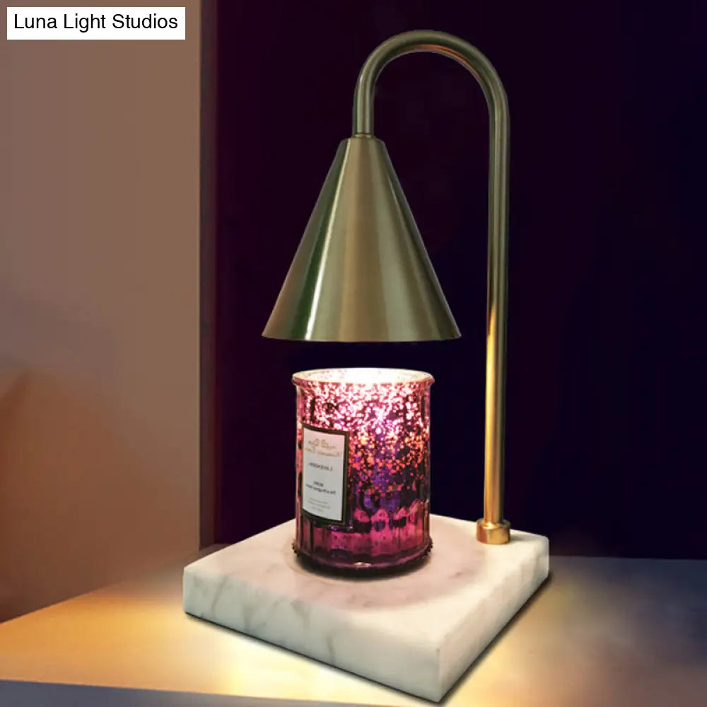 Léa - Mid-Century Cone Night Lamp: Sleek Metal Gooseneck Table Lighting With