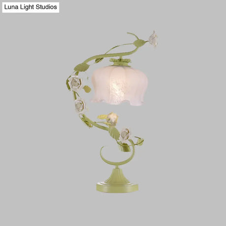 Metal Green Nightstand Lamp - Floral Design 1 Bulb Countryside Bedroom Lighting