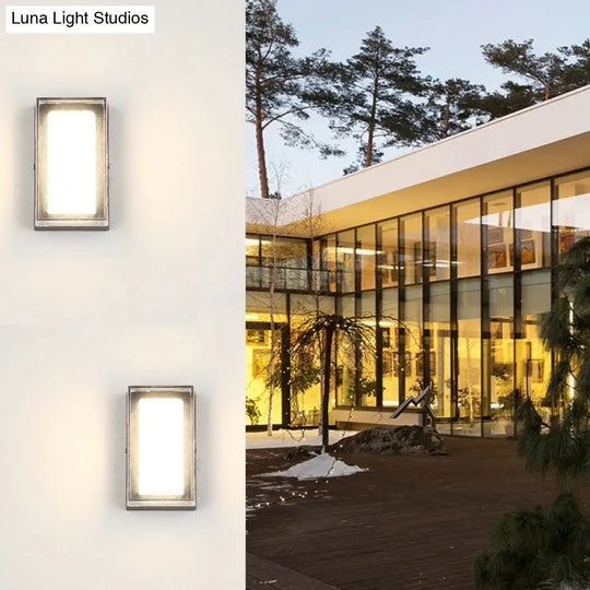 Metallic Led Outdoor Wall Sconce In Black - Simplicity Design
