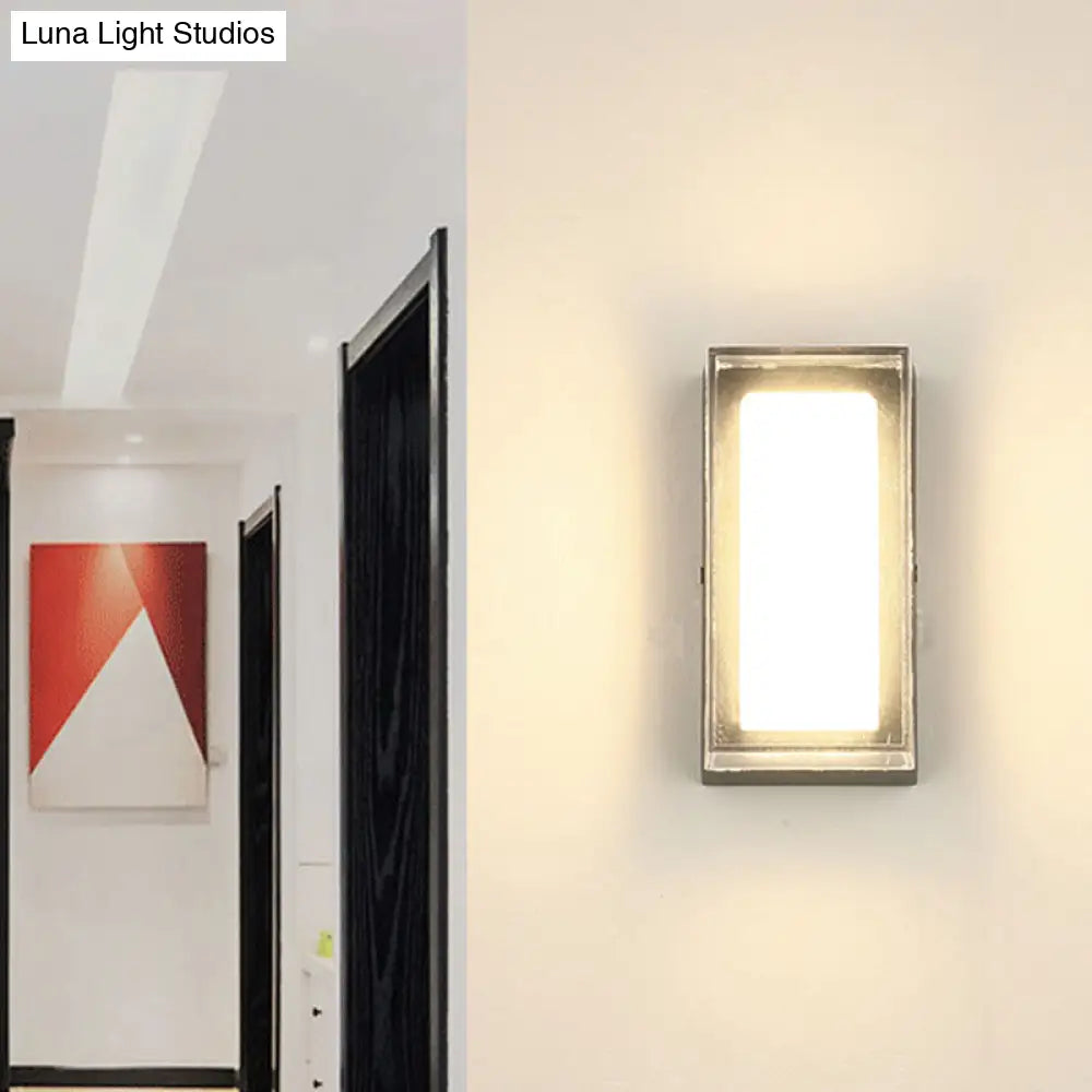 Metallic Led Outdoor Wall Sconce In Black - Simplicity Design