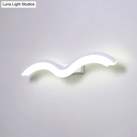 Minimalist Black/White Wavelet Led Wall Sconce With Frosted Diffuser Available In 16 23.5 Or 31.5