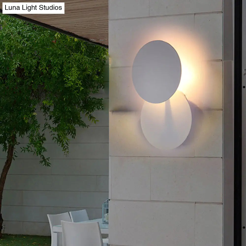 Minimalist Circle Led Wall Sconce Light In Metallic White For Balcony Or Mount