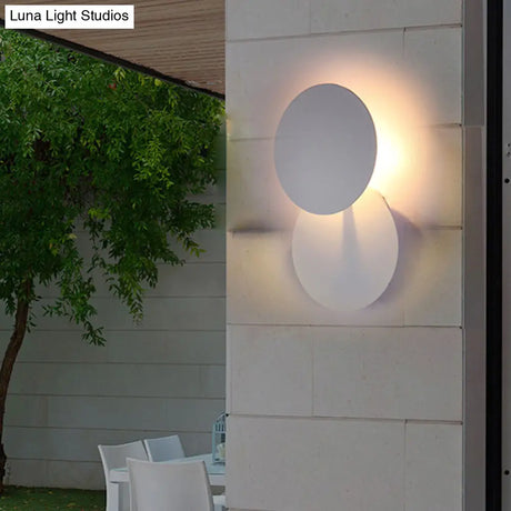 Minimalist Circle Led Wall Sconce Light In Metallic White For Balcony Or Mount