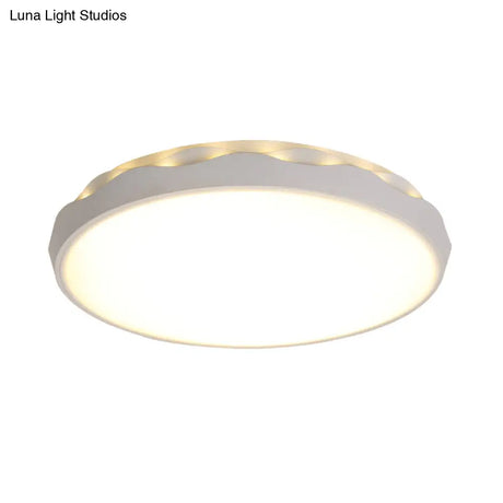 Minimalist Iron Ceiling Light 17’/21’ Dia Flush Mount White Rounded Design Led Scalloped Edge