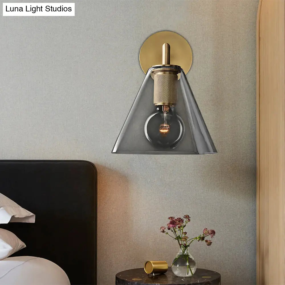 Minimalistic Brass Wall Sconce With Clear Glass For Bedside Lighting