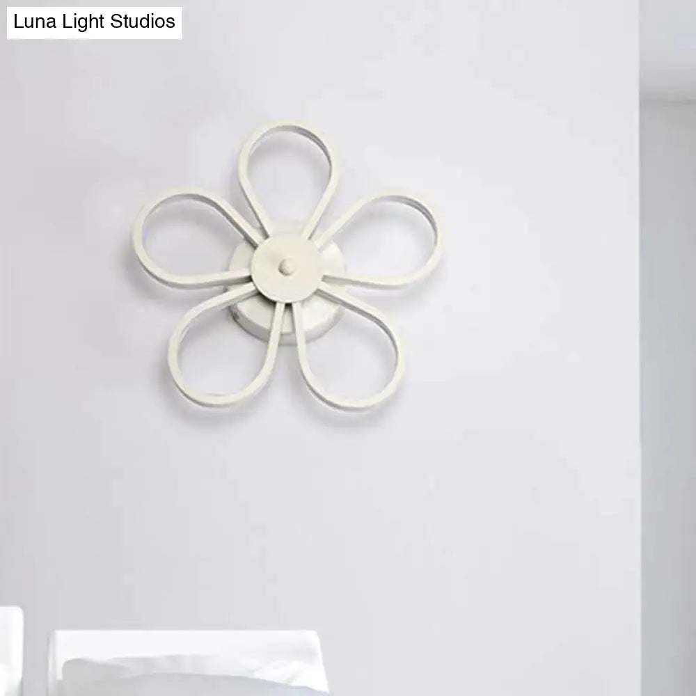 Modern Acrylic Flower Wall Mounted Led Sconce Light In Warm/White For Dining Room