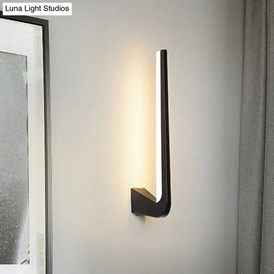 Modern Black Linear Led Wall Sconce With Acrylic Lighting For Living Room
