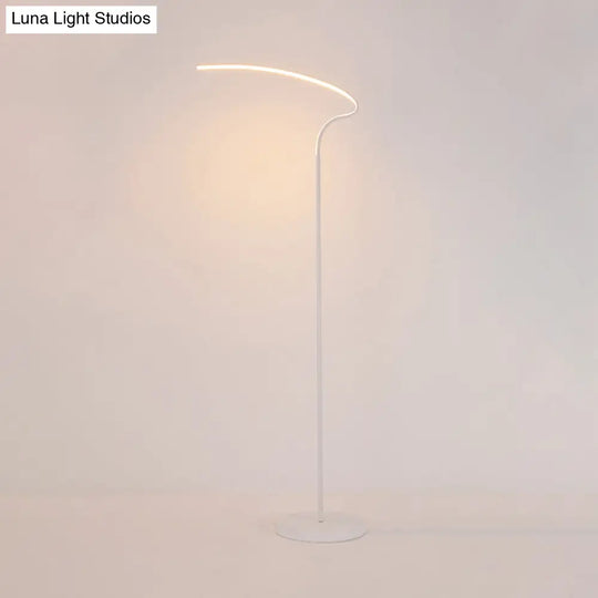 Modern Curved Led Floor Lamp: Stylish Metal Standing Light In Black/White