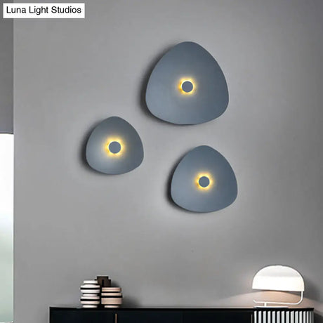 Modern Flaky Sconce Light: 7/9/11 Acrylic Led Wall Mounted Fixture In Grey/White