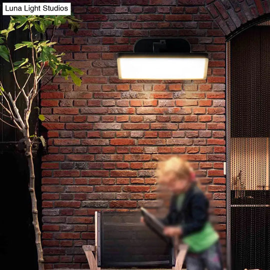 Modern Led Courtyard Wall Sconce In Black Metal With Quadrilateral Design
