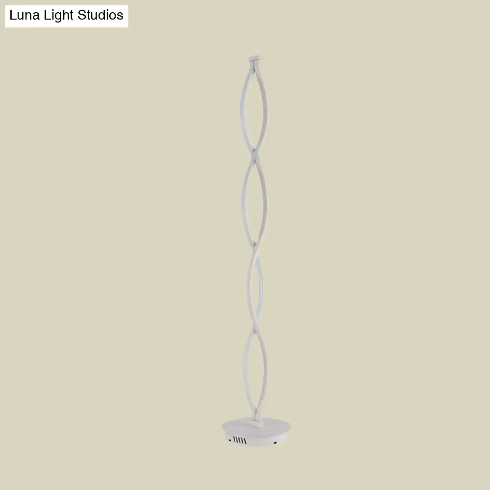 Modern Led Twisted Floor Lamp In White With Warm/White/Natural Light