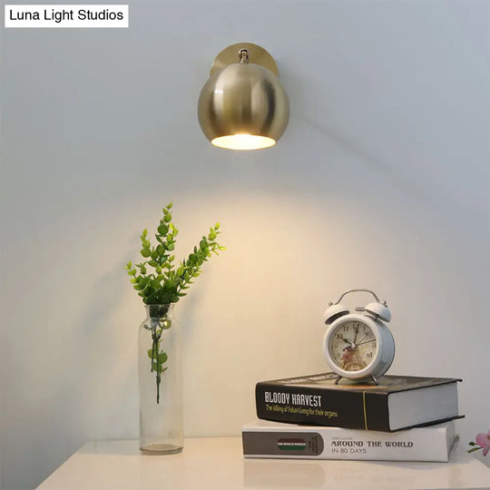 Modern Led Wall Lamp With Brass Dome And Metal Mount - Perfect For Living Rooms