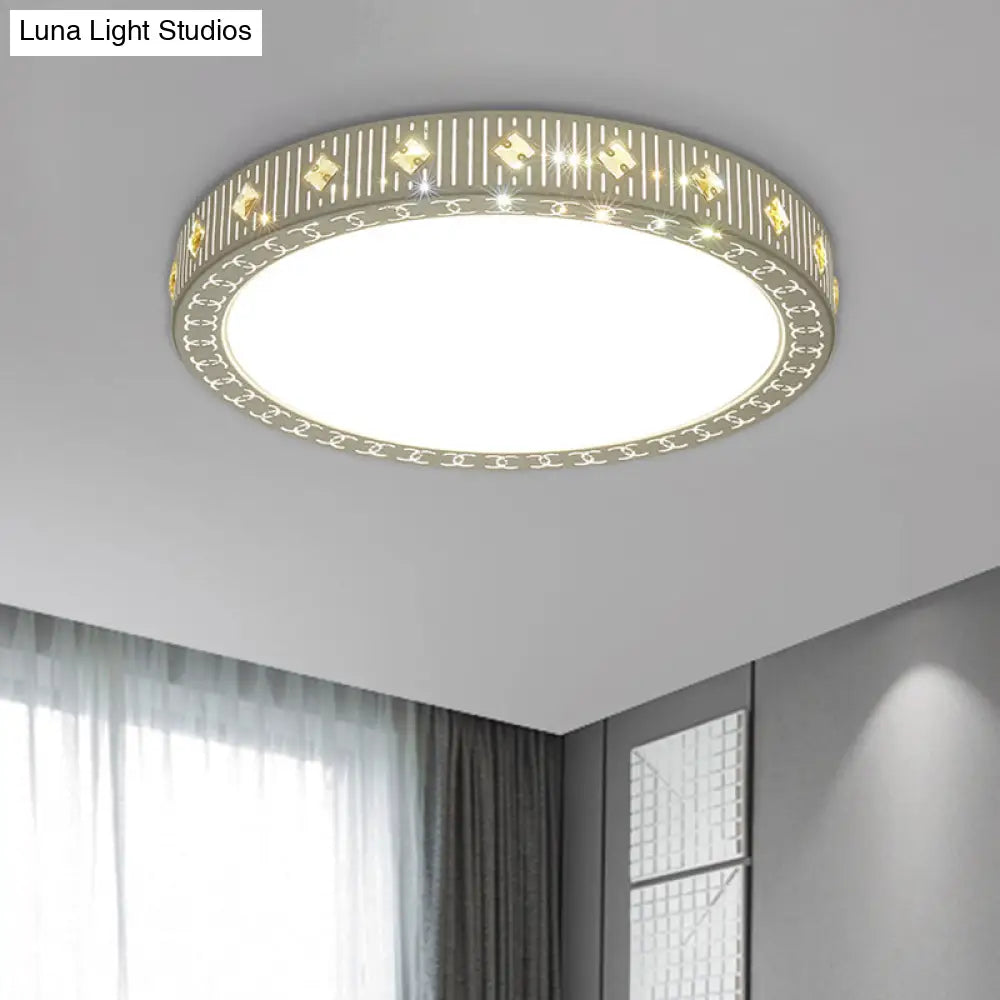 Modern Metallic Led Bedroom Flush Light Fixture - Round Ceiling Mount In White