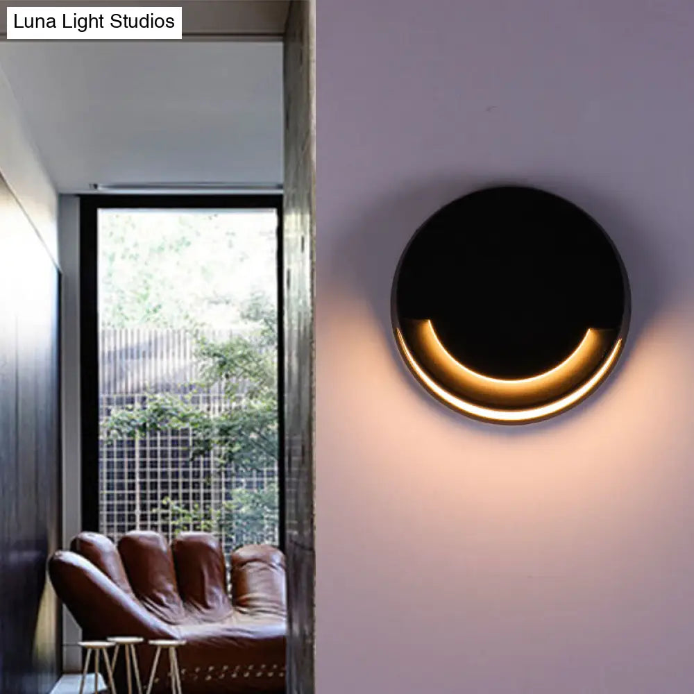 Modern Round Led Wall Sconce Lamp - Sleek Aluminum Courtyard Lighting In Black