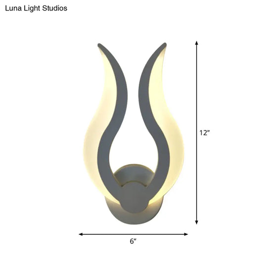 Nordic Led Flame-Shaped Wall Sconce Light For Cozy Bedroom Ambiance In Warm/White