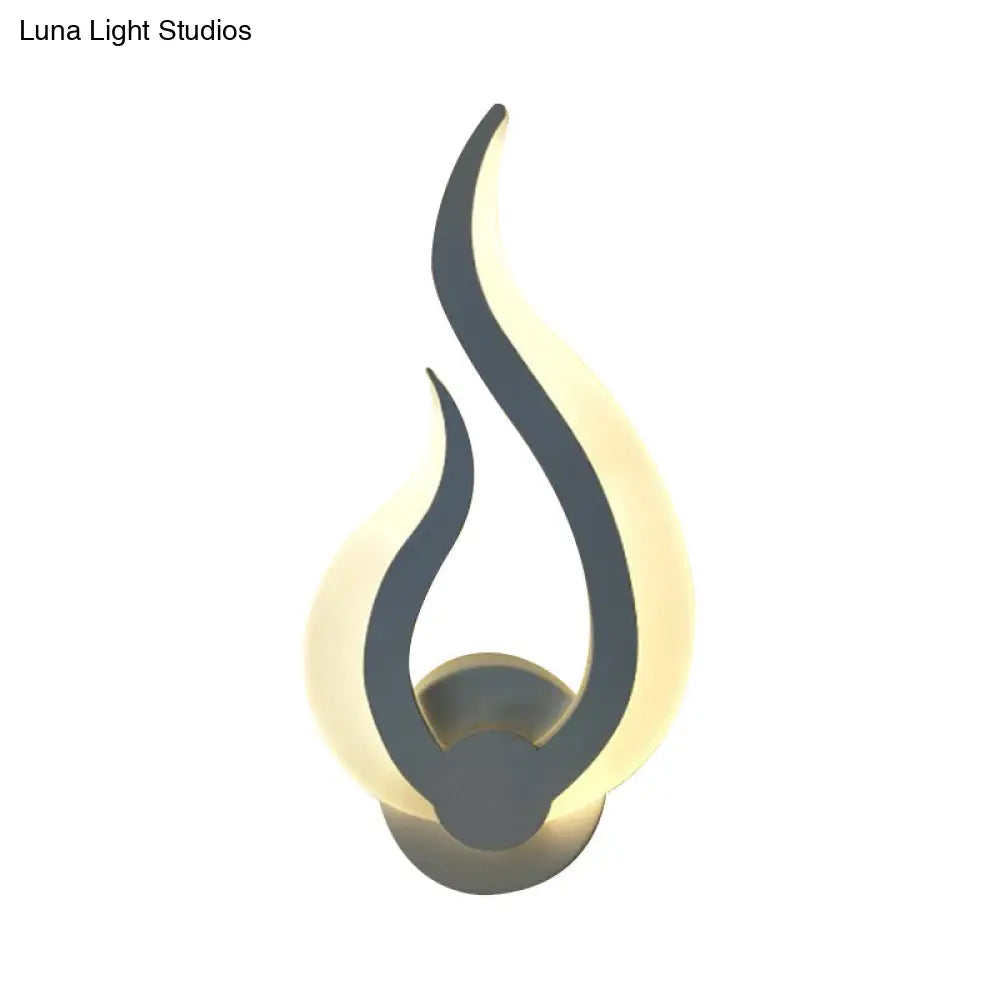 Nordic Led Flame-Shaped Wall Sconce Light For Cozy Bedroom Ambiance In Warm/White