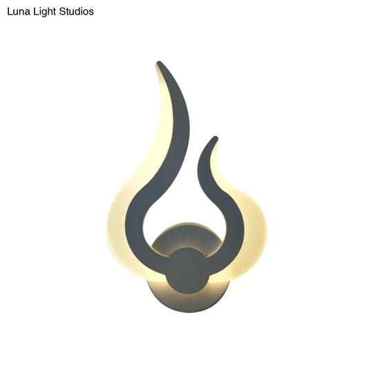 Nordic Led Flame-Shaped Wall Sconce Light For Cozy Bedroom Ambiance In Warm/White