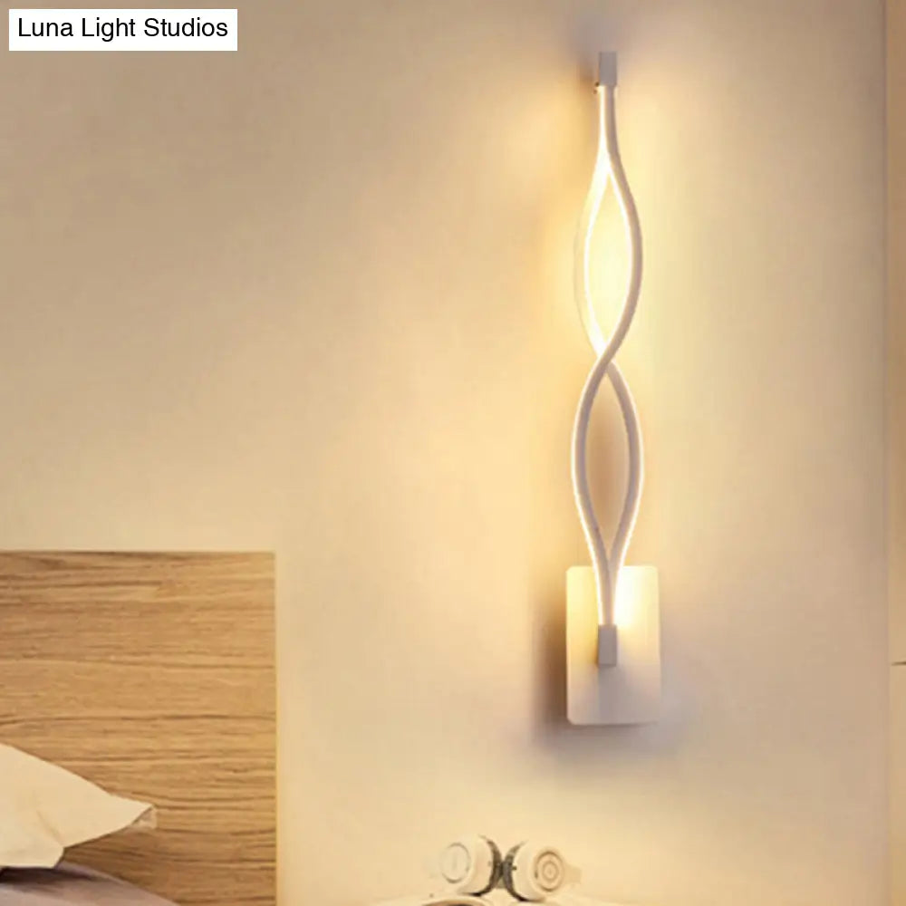 Nordic Simplicity Twist Shape Wall Mount Light Fixture For Living Room And Bedroom