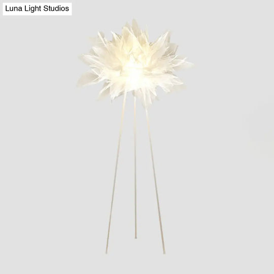Nordic Style Tripod Floor Lamp With Feather Shade Metal Stand White