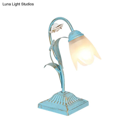 Pastoral Floral 1-Bulb Nightstand Light In Blue/Pink - Table Lighting For Study Room