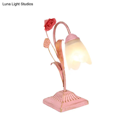 Pastoral Floral 1-Bulb Nightstand Light In Blue/Pink - Table Lighting For Study Room