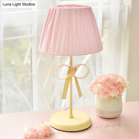 Pink Plaid Desk Light With Bow - Lovely Fabric Study Lamp For Dormitory And Bedroom