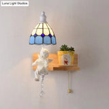 Scalloped Stained Glass Wall Sconce With Cupid Decoration - Tiffany 1-Light Fixture In Multicolor