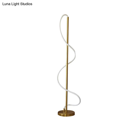 Sleek Gold Led Floor Lamp - Stylish Spiral Design For Warm/White Reading Light