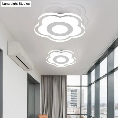 Sleek Led Ceiling Light With Acrylic Shade For Narrow Spaces
