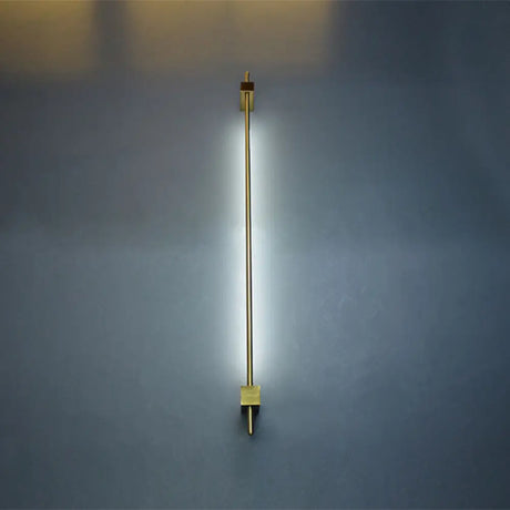 Sleek Pole Shaped Led Wall Light For Living Room - Minimalist Metallic Mounted Lighting Gold / 39