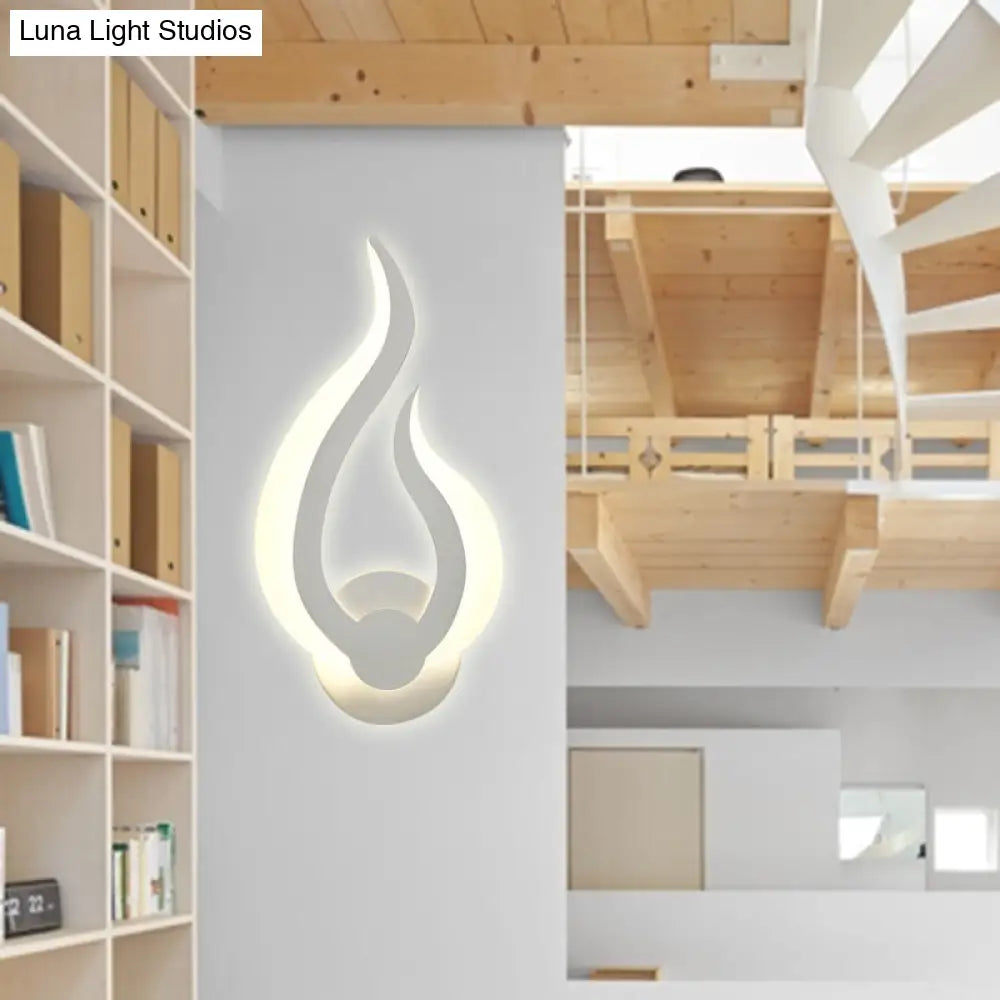 Stylish Fire-Shaped Led Wall Sconce For Kitchen And Dining Room White / C