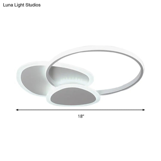 Stylish Flaky Triangle Ceiling Light: Modern Acrylic Led Flush Mount Lamp (16’/18’ W) In