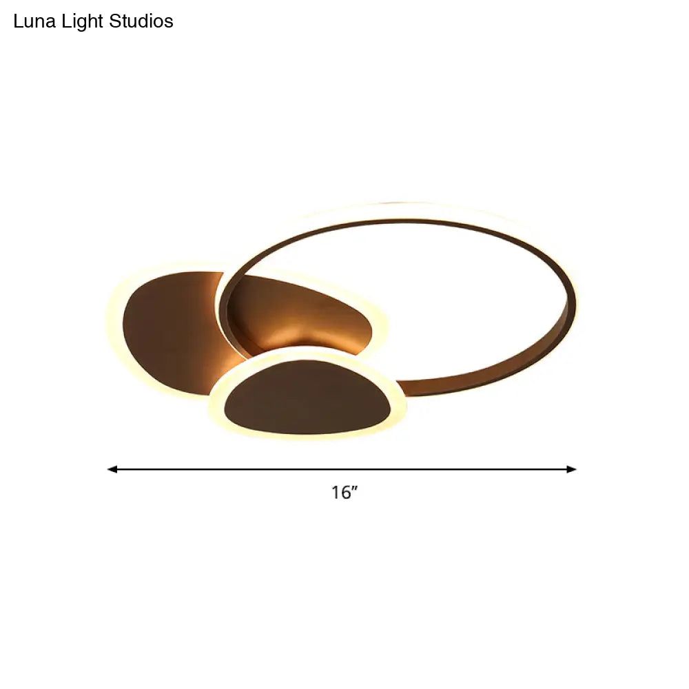 Stylish Flaky Triangle Ceiling Light: Modern Acrylic Led Flush Mount Lamp (16’/18’ W) In