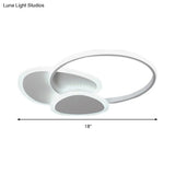 Stylish Flaky Triangle Ceiling Light: Modern Acrylic Led Flush Mount Lamp (16’/18’ W) In