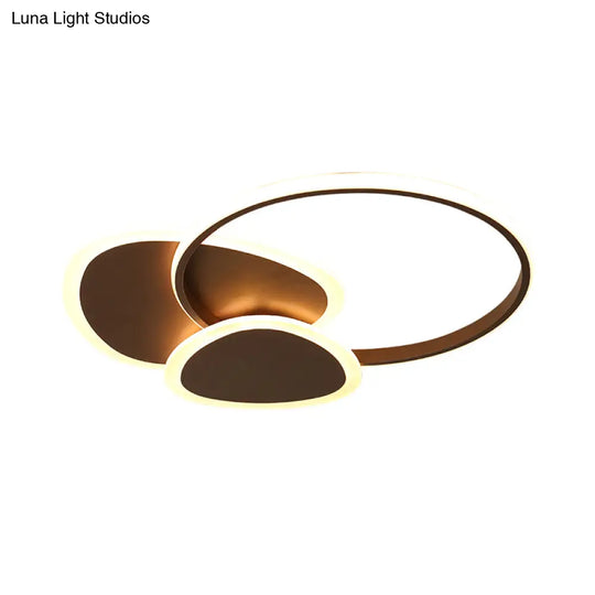 Stylish Flaky Triangle Ceiling Light: Modern Acrylic Led Flush Mount Lamp (16’/18’ W) In