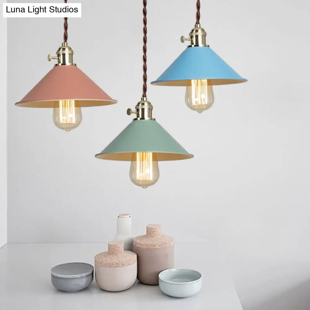 Tapered Metal Pendant Lamp For Modern Dining Room Lighting