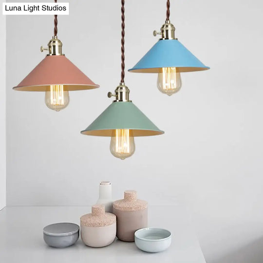 Tapered Metal Pendant Lamp For Modern Dining Room Lighting