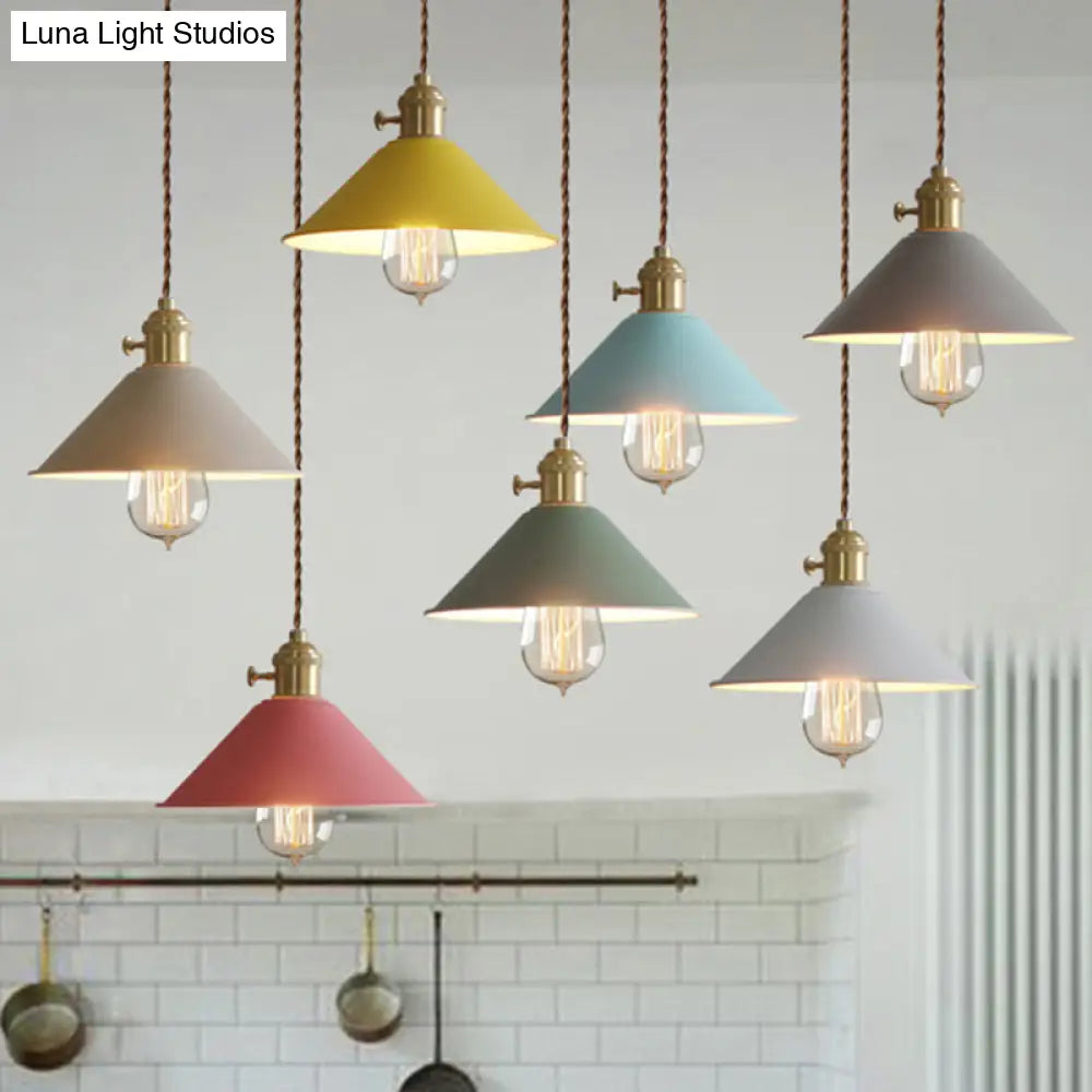 Tapered Metal Pendant Lamp For Modern Dining Room Lighting