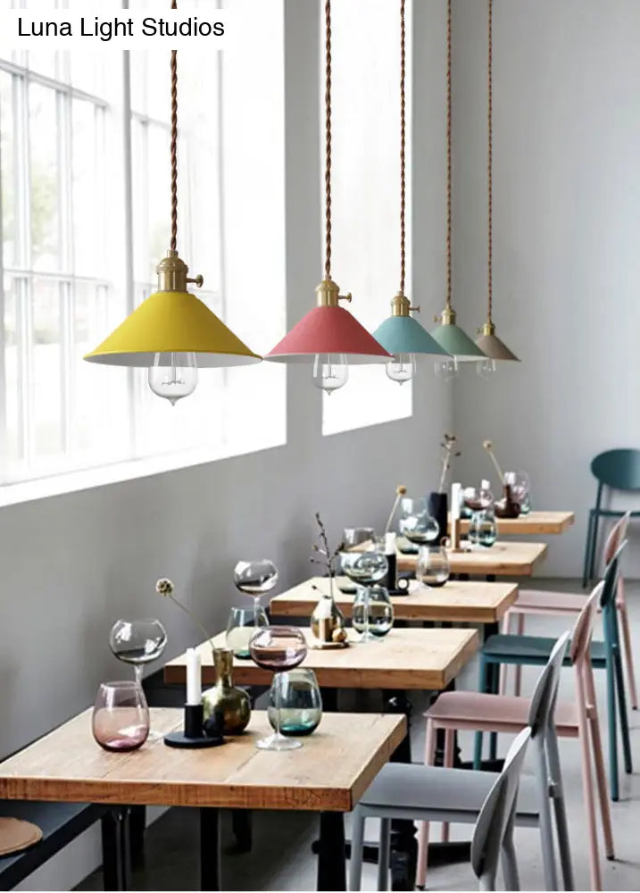 Tapered Metal Pendant Lamp For Modern Dining Room Lighting