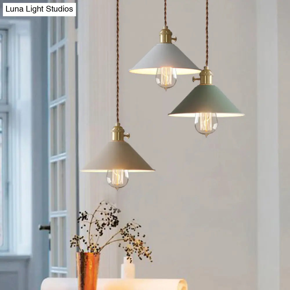 Tapered Metal Pendant Lamp For Modern Dining Room Lighting