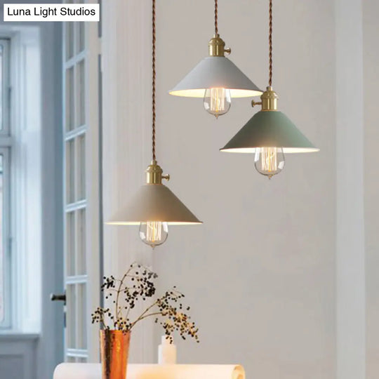 Tapered Metal Pendant Lamp For Modern Dining Room Lighting