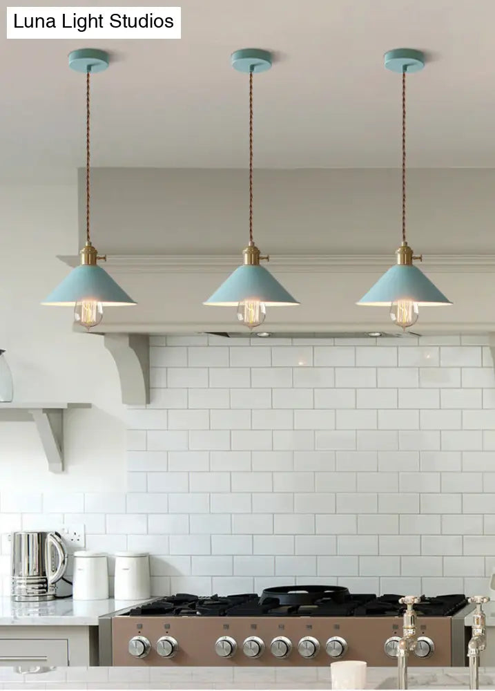 Tapered Metal Pendant Lamp For Modern Dining Room Lighting